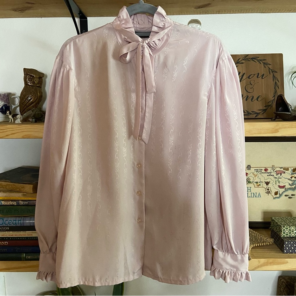 Vintage 80s pink floral embossed ribbon tie neck blouse